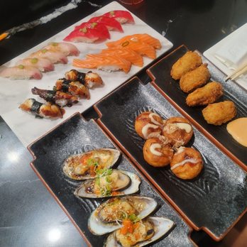 Zeppin Sushi - Sushi (tuna, salmon, unagi and yellowtail)  Fried oysters, baked mussels and takoyaki. - Japanese Near Me - Eastvale, California