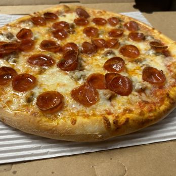 Da Pizza Company - Pizza Near Me - Oak Park, Illinois Da Pizza Company - Pizza Near Me - Oak Park, Illinois