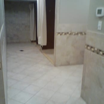 Aspen Athletic Clubs - Syracuse - Men's showers - Gyms Near Me - Syracuse, New York Aspen Athletic Clubs - Syracuse - Men's showers - Gyms Near Me - Syracuse, New York