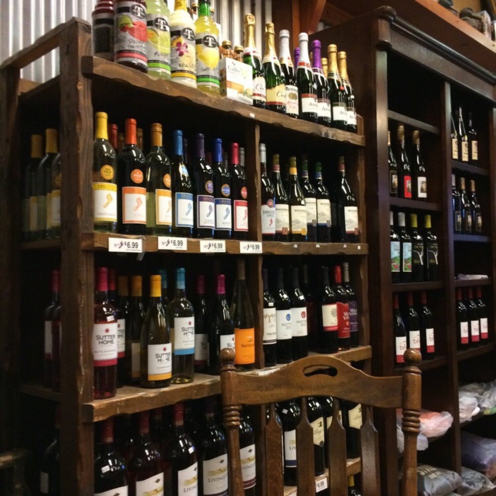 Lookingglass Store - bottles of wine on shelves - Grocery Near Me - Roseburg, Oregon Lookingglass Store - bottles of wine on shelves - Grocery Near Me - Roseburg, Oregon