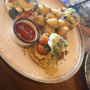 Blackstone Kitchen - Benedict - New American Near Me - Corona, California
