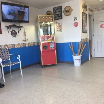Country's Seafood - Game and Tv while you wait - Seafood Near Me - Brandywine, Maryland