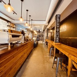 Republica Coffee Roasters Cloverdale - Interior