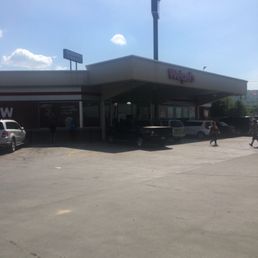 the outside of a restaurant