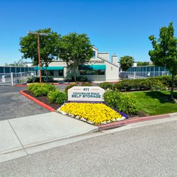 Cochrane Road Self Storage - Front view of Main Office located on Woodview Ave