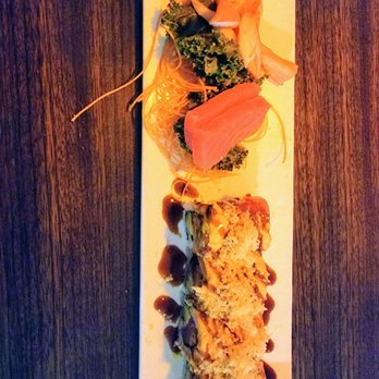 Sumo Sushi - Tiger roll with tuna and Kani sashimi on the side - Sushi Bars Near Me - Steubenville, Ohio