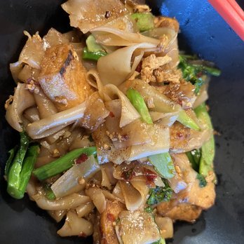 Soi 30th - Pad See Ew Noodles with fried tofu - Thai Near Me - San Diego, California Soi 30th - Pad See Ew Noodles with fried tofu - Thai Near Me - San Diego, California