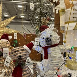 Lowe's Home Improvement - Christmas decor