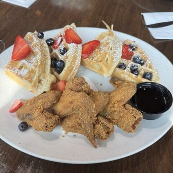 Suite Food Lounge - Chicken and Buttermilk Waffles - New American Near Me - Atlanta, Georgia Suite Food Lounge - Chicken and Buttermilk Waffles - New American Near Me - Atlanta, Georgia