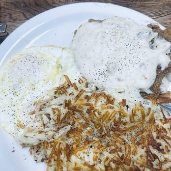 Cafe Amri - Chicken Chicken Fried Steak and Eggs - Breakfast & Brunch Near Me - Oxnard, California