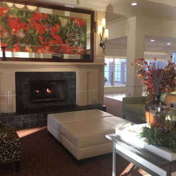 Hilton Garden Inn Fredericksburg - Lobby - Hotels Near Me - Fredericksburg, Virginia