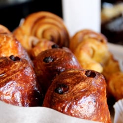 Café YOLK