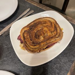 Marbled Rye Reuben Sandwich Marbled Rye Reuben Sandwich