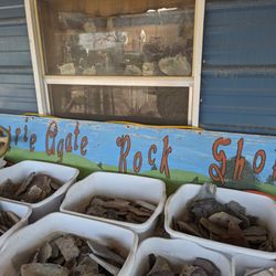 Prairie Agate Rock Shop - Sign and slabs