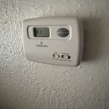 Arbors on Chimney Rock - Hot Temperature first thing in morning on Friday July 3rd and the office is closed. AC hasn't worked in 3 weeks. - Apartments Near Me - Tyler, Texas Arbors on Chimney Rock - Hot Temperature first thing in morning on Friday July 3rd and the office is closed. AC hasn't worked in 3 weeks. - Apartments Near Me - Tyler, Texas