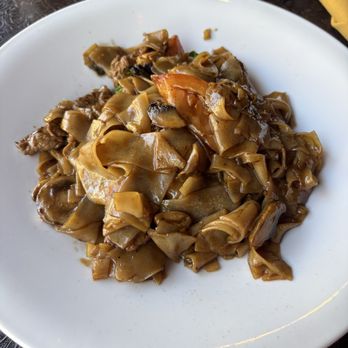 Sawadee Utah - Beef Drunken Noodles (Guay Teaw Pad Kee Mao) - Thai Near Me - Salt Lake City, Utah Sawadee Utah - Beef Drunken Noodles (Guay Teaw Pad Kee Mao) - Thai Near Me - Salt Lake City, Utah