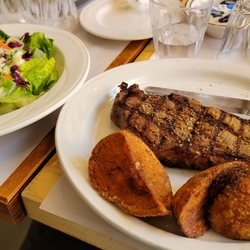 Restaurant Le Jardin de Panos - Steak, with potatoes and house salad... delicious!