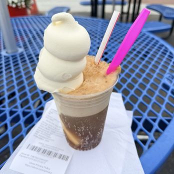 Dairy Star - Ice cream Float - Ice Cream & Frozen Yogurt Near Me - Lincolnwood, Illinois Dairy Star - Ice cream Float - Ice Cream & Frozen Yogurt Near Me - Lincolnwood, Illinois