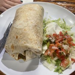4. Los Portales Burrito