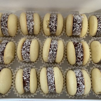 Jackie's Empanadas On the Go - Alfajores de maicena - Empanadas Near Me - Stamford, Connecticut Jackie's Empanadas On the Go - Alfajores de maicena - Empanadas Near Me - Stamford, Connecticut