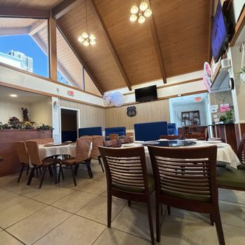Chopstix - Inside restaurants - Cantonese Near Me - Honolulu, Hawaii
