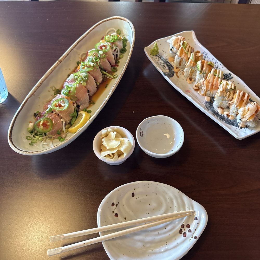 Ginza Sushi - Hamachi and beauty and the best roll - Sushi Bars Near Me - Honolulu, Hawaii Ginza Sushi - Hamachi and beauty and the best roll - Sushi Bars Near Me - Honolulu, Hawaii