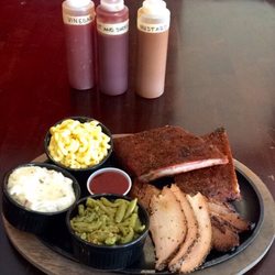 Dutch Oven Smokehouse - Awesome BBQ