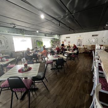 Minneola Grill - Dining area - Breakfast & Brunch Near Me - Minneola, Florida Minneola Grill - Dining area - Breakfast & Brunch Near Me - Minneola, Florida