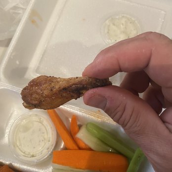 Hot Wings Cafe - Tiny, dinky wings...expensive, underwhelming. - New American Near Me - Pasadena, California Hot Wings Cafe - Tiny, dinky wings...expensive, underwhelming. - New American Near Me - Pasadena, California