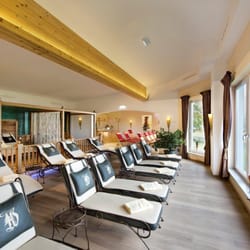 Hotel Waldfrieden - Liegen im Wellnessbereich