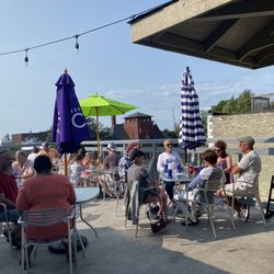 No Name Saloon & Grill - Rooftop perch platform