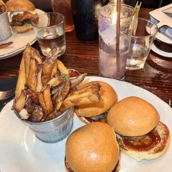 Park Tavern - 432 mini burgers - New American Near Me - Delray Beach, Florida