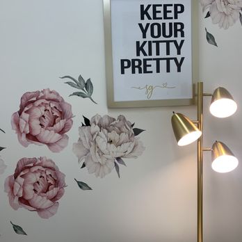Sugar & Glow - Inside waxing room :) - Sugaring Near Me - Downey, California Sugar & Glow - Inside waxing room :) - Sugaring Near Me - Downey, California