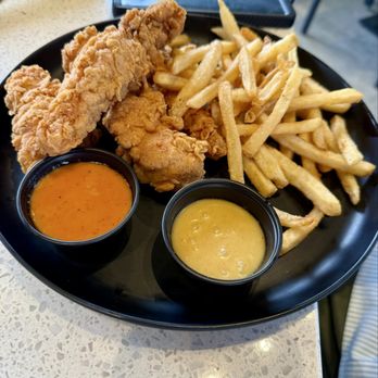 PopStroke - Chicken tender combo - Mini Golf Near Me - Winter Garden, Florida