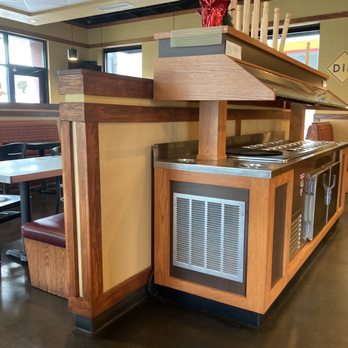 Pizza Hut - Seating area - Pizza Near Me - Oxford, North Carolina