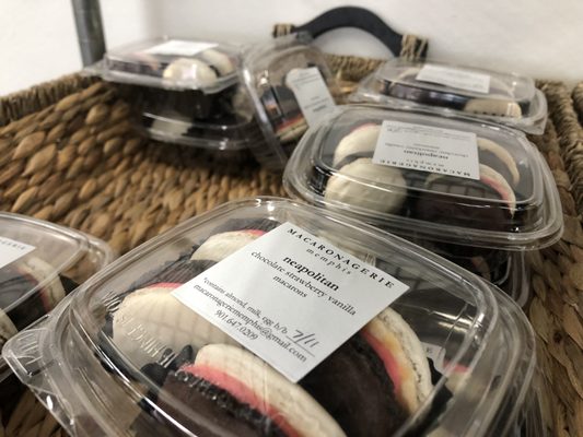 Fino's Italian Deli & Catering by null