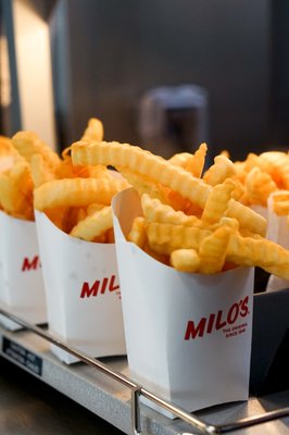 Milo's Hamburgers by null
