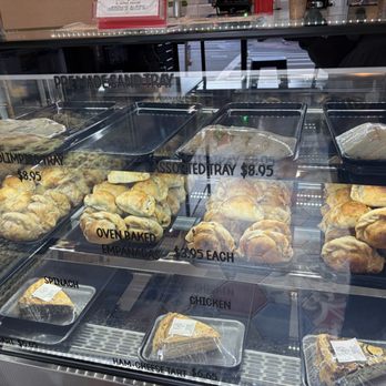 Artazu Bakery Cafe - Pastry case - Bakeries Near Me - Montclair, New Jersey