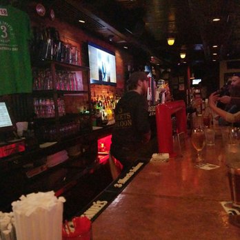 3 Sheets - 2 bartenders tonight doing a great job - Sports Bars Near Me - New York, New York