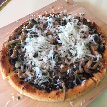 Le Diplomate - Mushroom tart - Brasseries Near Me - Washington, DC, District of Columbia