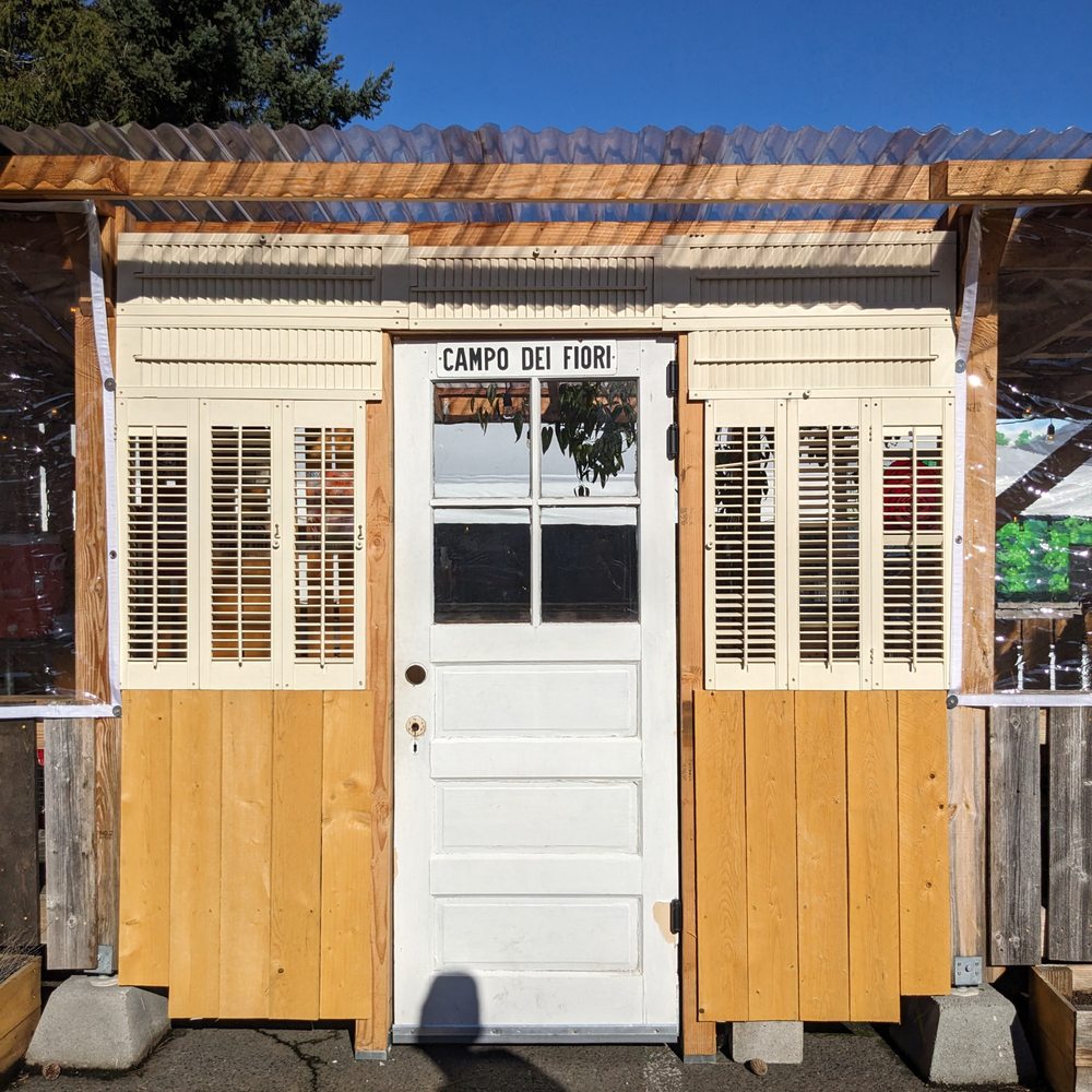 Sorbu Paninoteca - Seating area - Food Trucks Near Me - Portland, Oregon