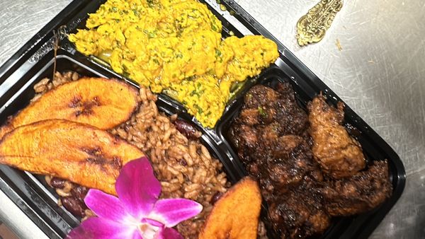 Cocobreeze Caribbean Restaurant and Bakery by null