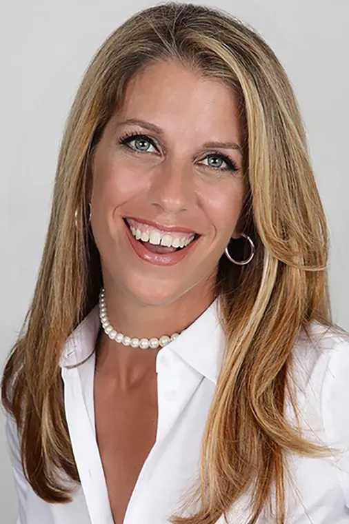 AMBER LINSKY SOTHEBYS INTERNATIONAL REALTY Contact Agent 200 North