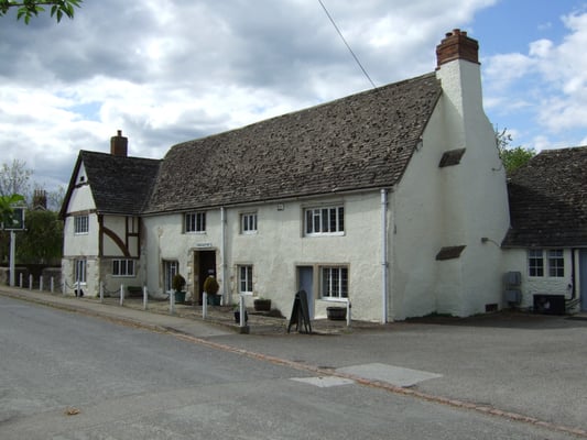 The White Hart at Fyfield by null