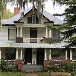 W Henry Lewis House