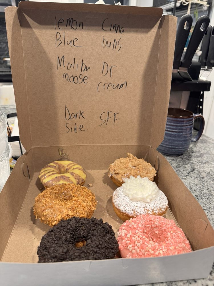 Social spots from Mama Buntz Donut