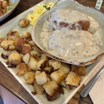 First Watch - Turkey gravy and biscuits - Breakfast & Brunch Near Me - Sugarland, Texas
