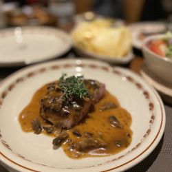 Brasão Cervejaria Coliseu - Steak with mushrooms