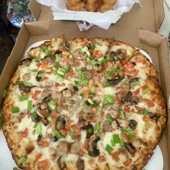 Mountain Mike's Pizza - Robber's Roost (W) pizza (large) - Pizza Near Me - Bakersfield, California Mountain Mike's Pizza - Robber's Roost (W) pizza (large) - Pizza Near Me - Bakersfield, California