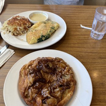 Pancake Café - Apple Pancake, spinach and cheese omelette - Breakfast & Brunch Near Me - Naperville, Illinois Pancake Café - Apple Pancake, spinach and cheese omelette - Breakfast & Brunch Near Me - Naperville, Illinois